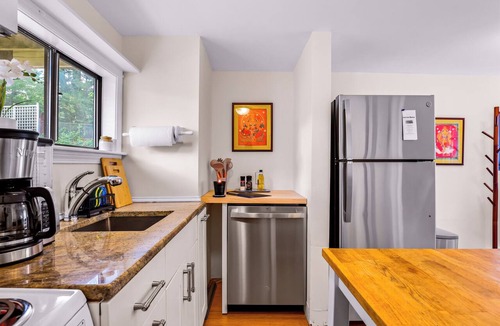 Provincetown Apartment | *NEW* Walk to Beach + Town - Patio, Deck, Parking, AC
