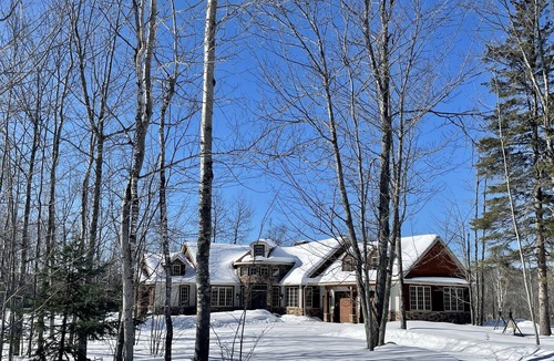Biwabik Cabin | NEW! Wynne Ridge Estate - Ski Lights and Solitude Await!