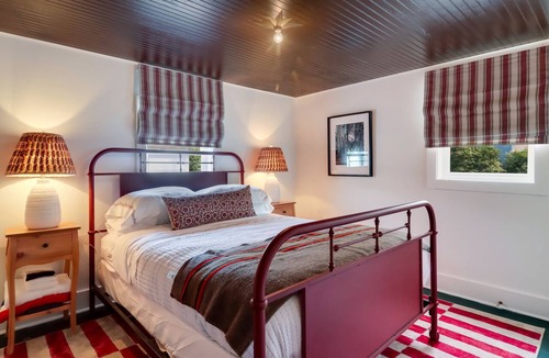 Leland House | NEWJust Renovated Cottage Gem Leland Walk2town & beaches Chic cottage Modern