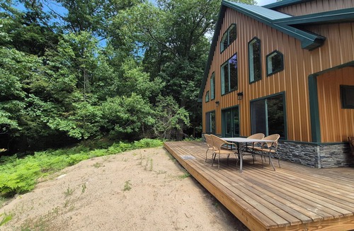 Mears Cottage | Newly built 4-bedroom cottage w/WiFi & AC next to dunes, Lake Michigan & beach