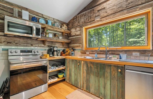 Fish Creek Cabin | Newly constructed log cabin: Gibraltar Getaway