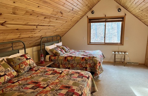 Rhinelander Cabin | Newly offered Amazing cabin on 5 wooded acres - close to trails and town