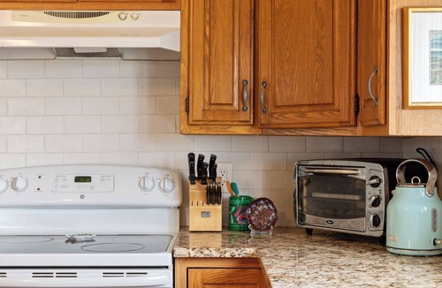 Williamsburg House | 🌺 Newly Remodeled 4BDR Farmhouse Retreat