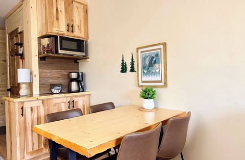 Lutsen Condo | Newly Remodeled Elite End Unit~Private Bedroom+Loft~Ski-In&Ski-Out~Pools~View