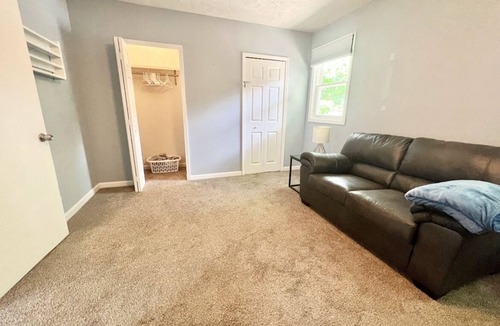 Kent Cottage | Newly Remodeled Lakeside Cottage in Kent!