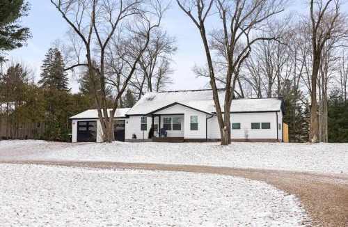 Traverse City House | ✵ Newly Remodeled Lovely 4BDR Retreat ➠ 3191