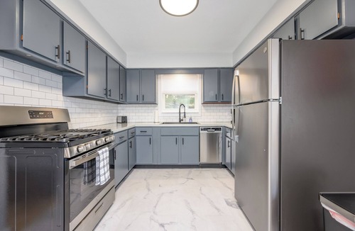 Highland Square House | Newly Remodeled Metro Parks Home