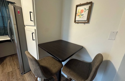 Elizabethtown House | Newly renovated 2-bedroom house in lovely downtown Elizabethtown on quiet street
