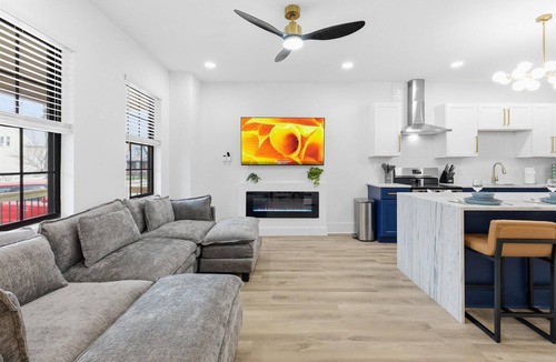 Near Eastside House | Newly Renovated 4 BR near downtown Indy w Garage!