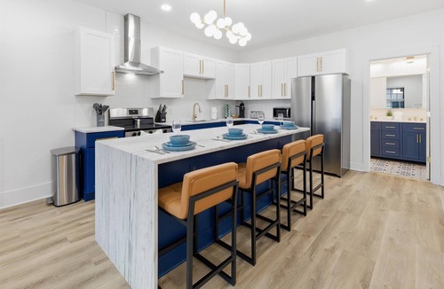 Near Eastside House | Newly Renovated 4 BR near downtown Indy w Garage!