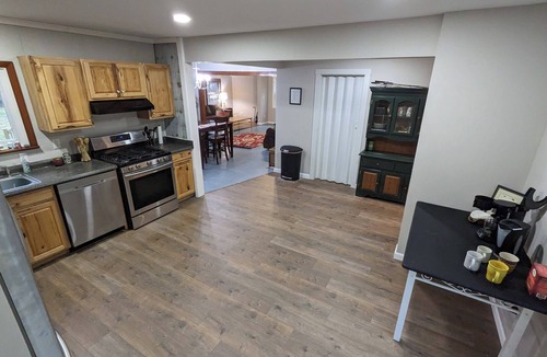 North East House | Newly-renovated 5 BR lake house! 300 feet from the beach.