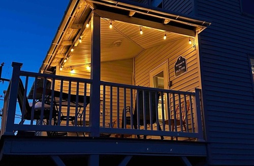 Hampton House | Newly Renovated, all new beds and bedroom furniture