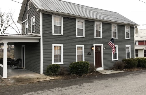 New Berlin House | Newly Renovated - Clean! Waterfront, Scenic Views, Private Yard, Firepit