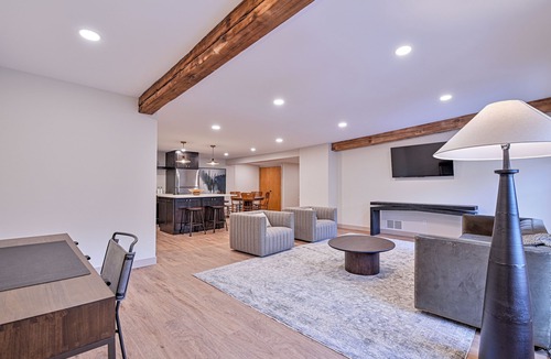 Grand Forks Condo | Newly renovated condo downtown - sleeps 6 - enjoy the best of Grand Forks!