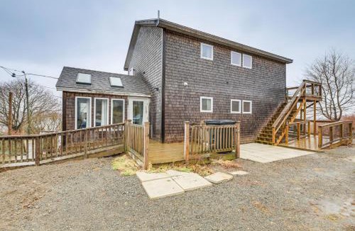 Lubec House | Newly Renovated Maine Retreat: Deck w/Ocean View!