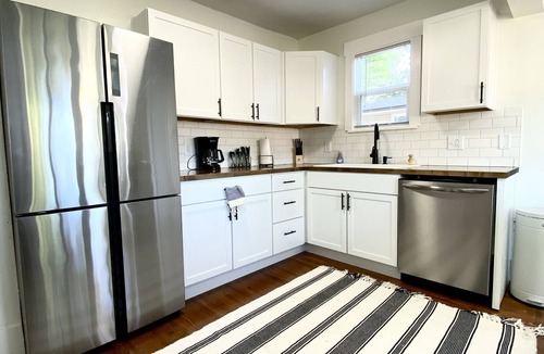 Lincoln House | Newly Renovated Three Bedroom Home in Central Lincoln!