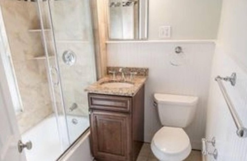 Nonantum Condo | Newly Updated Condo