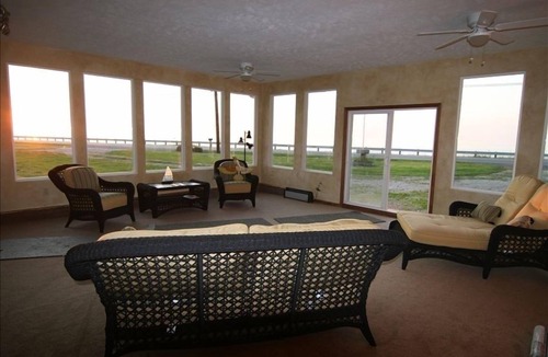 Ashtabula House | NEWPH'S LANDING Serving Geneva on the Lake "Strip" and Ashtabula Harbor