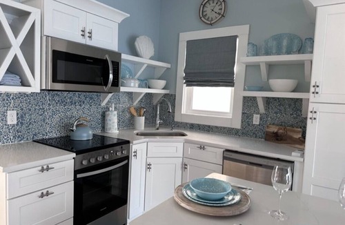 Portsmouth House | Newport County Coastal Retreat!