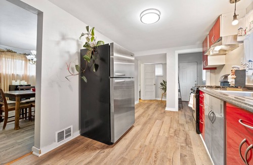 Pittsburgh House | NFL Draft Stay-Private Home Minutes from Acrisure Stadium-Sleeps 8- Park Free