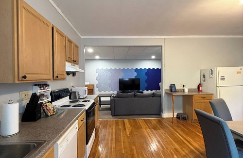 DuBois Apartment | NH4:Timeless Elegance 1BR Haven in Historic Home