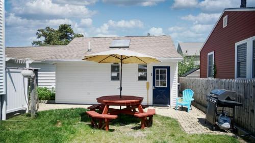 Pine Point House | Niblet Cottage by Bayley Vacation Rentals