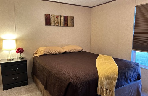 Newport House | Nicely Furnished Mobile Home