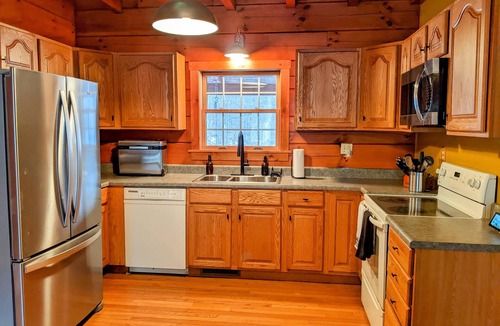 Rockbridge Cabin | Nido Cabin - Close to attractions, Hot Tub, Game Room, Massage Chair