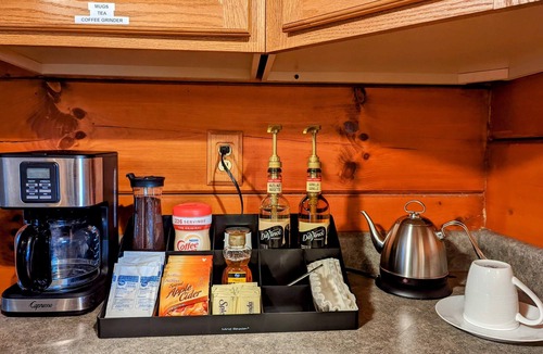 Rockbridge Cabin | Nido Cabin - Close to attractions, Hot Tub, Game Room, Massage Chair