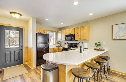 Lake Shore House | Nisswa Townhome w/Boat Slip + Gull Lake Access!