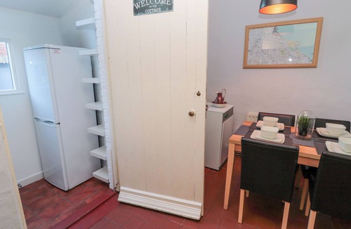 Berwick-upon-Tweed Cottage | NO.4, pet friendly, with open fire in Beal