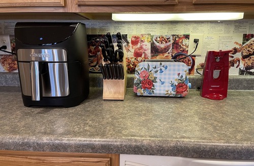 Tea House | NO STEPS w/attached garage and screened in patio, NO sales tax with 28 day stay!