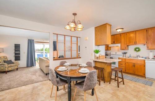 Appleton House | North Appleton Family Home - 3 bedroom Fenced Yard