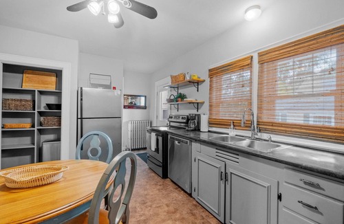 Manchester House | North End Single Family 4 Bed 2 Bath