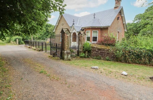Annan House | North Lodge: Idyllic Retreat Near Brydekirk