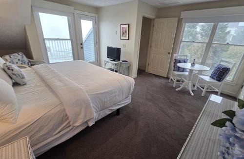 Traverse City House | North Shore Inn TC 309