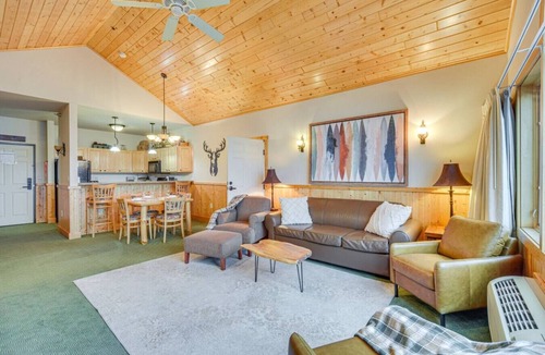 Two Harbors Condo | Northern Lakeside Haven with Pool & Lake Access