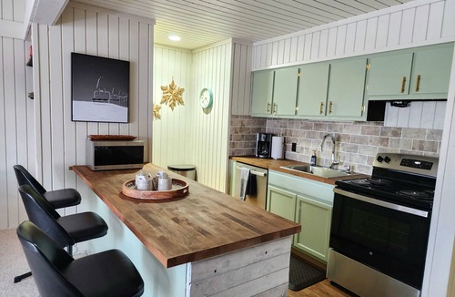 Bellaire House | Northern Michigan. Sleeps 8, 3 bedrm 2 baths outddor pool summer. close to lakes