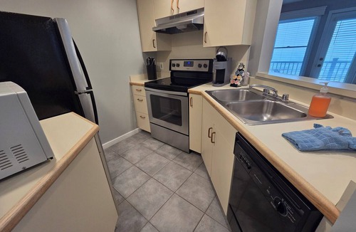Traverse City Condo | Northern Michigan Charm, North Shore Inn Condo 209