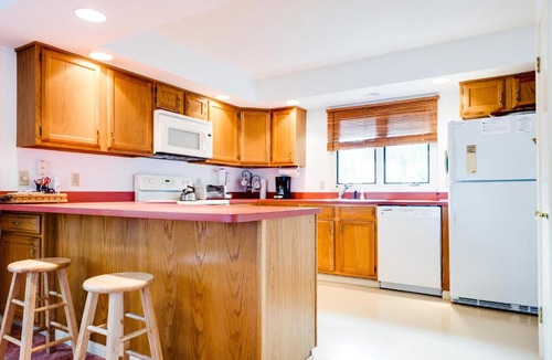 Chautauqua Apartment | NorthShore F4