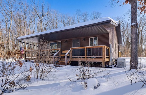 Stone Lake Cottage | Northwoods Escape: Relaxing Retreat w/Deck
