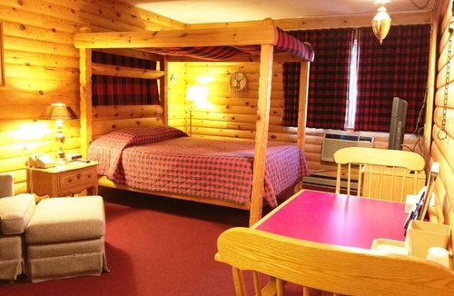 Minocqua Hotel | Northwoods Inn & Suites