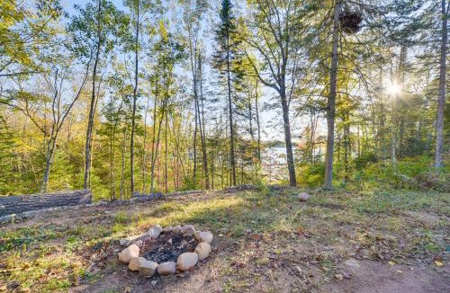 Hayward House | Northwoods Nature Escape! Lakefront Hayward Cabin
