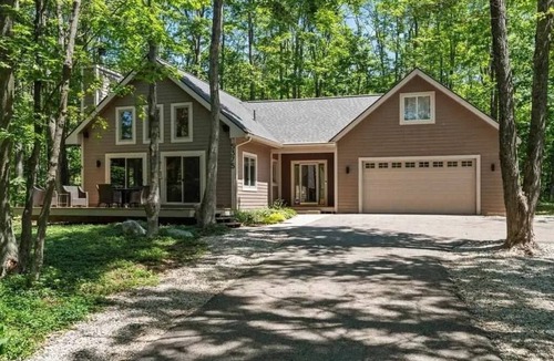 Harbor Springs Ski Chalet | Nub's Nob/Boyne Highlands area 3 Bedroom/4 bath in Harbor Springs