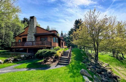 Carroll Villa | O3 Bretton Woods Cottage on beginner ski trail Perfect location for all seasons