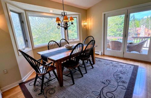 Carroll Villa | O3 Bretton Woods Cottage on beginner ski trail Perfect location for all seasons