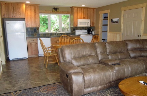 Park Rapids House | Oak - Large 1 BR on Big Sand Lake