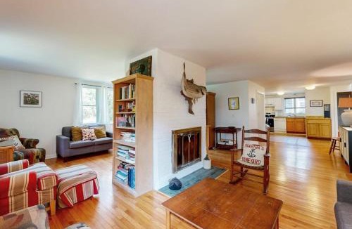 Oak Bluffs House | Oak Leaf Cape Cottage