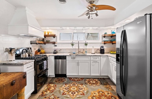 Ashtabula House | Oakwood Beach - Lake Front - Hot Tub + Fire Pit
