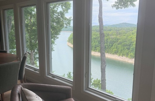 Bronston Condo | Oasis at the Lake with Stunning View of Lake Cumberland, Woodson Bend Resort.